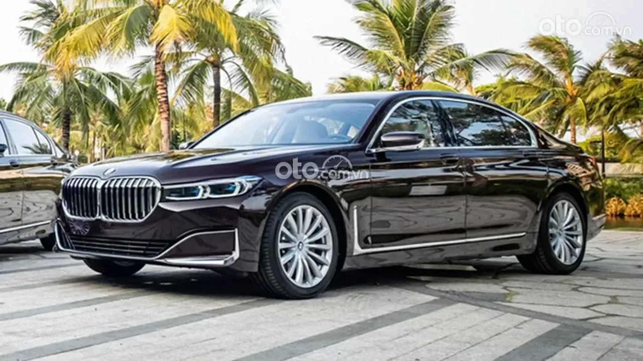 Bảng tính chi tiết giá lăn bánh BMW 730Li PE 2024, bao gồm các loại thuế, phí và giá niêm yết