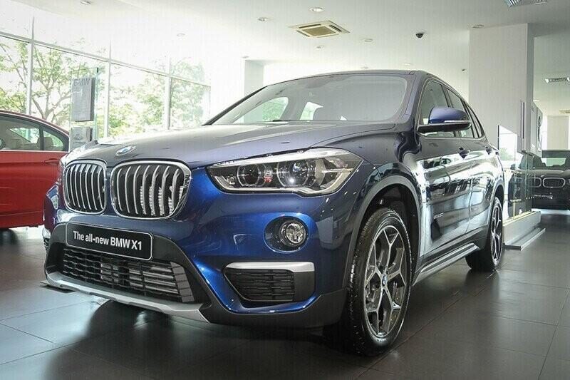 xe bmw x1 2020 tong quan dang di chuyen