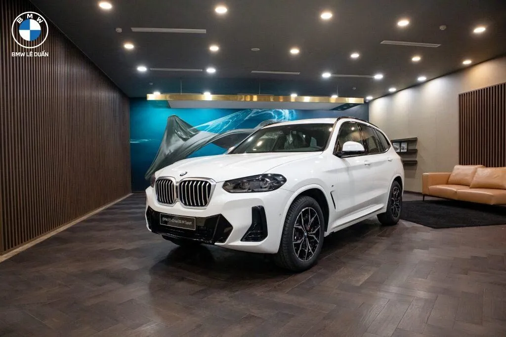 bmw-x5-2024-mau-trang-hinh-anh-ngoai-that-tong-quan