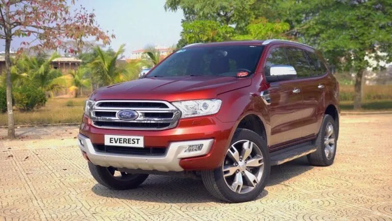 Chevrolet Trailblazer 2018 ngoại thất tổng quan nhìn từ phía trước