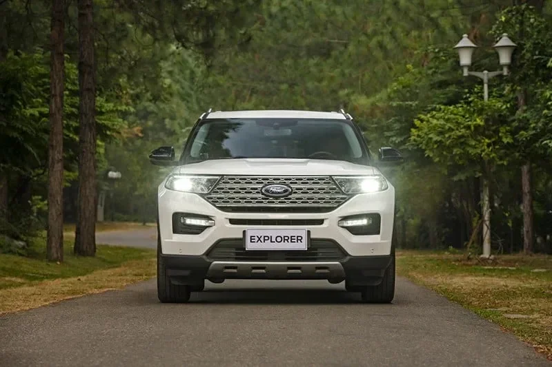 đánh-giá-ngoại-thất-chi-tiết-xe-ford-explorer-2024