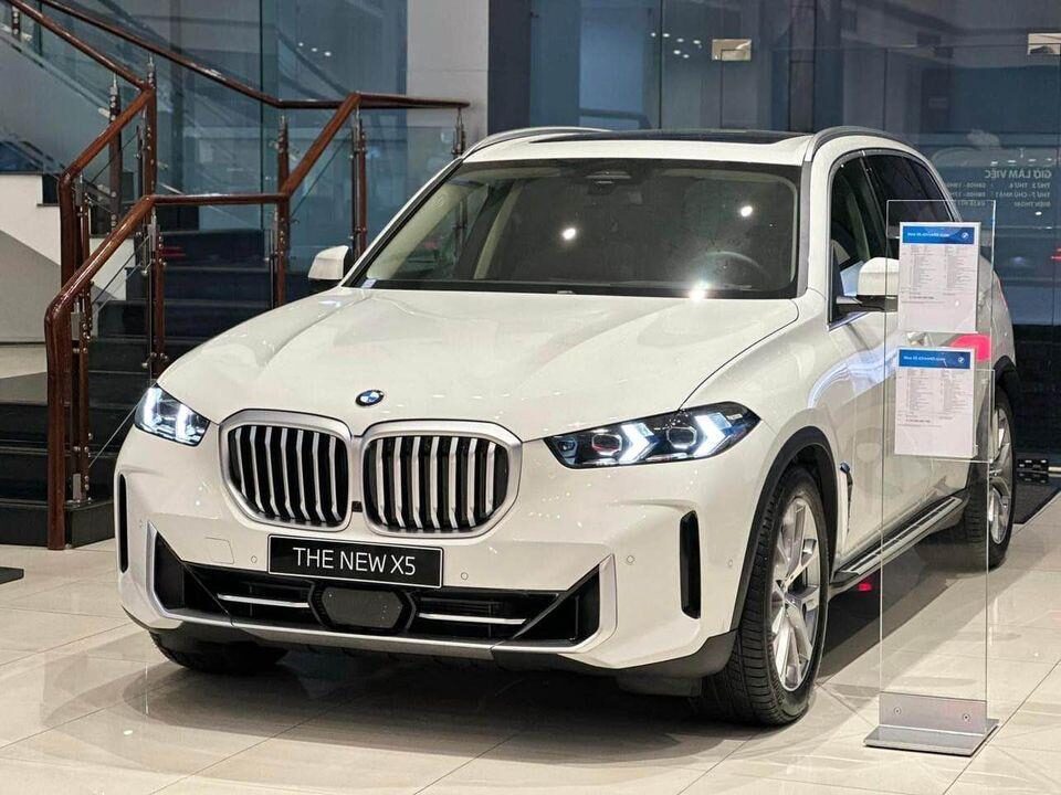 hình ảnh động cơ bmw 5 series 2023 mạnh mẽ