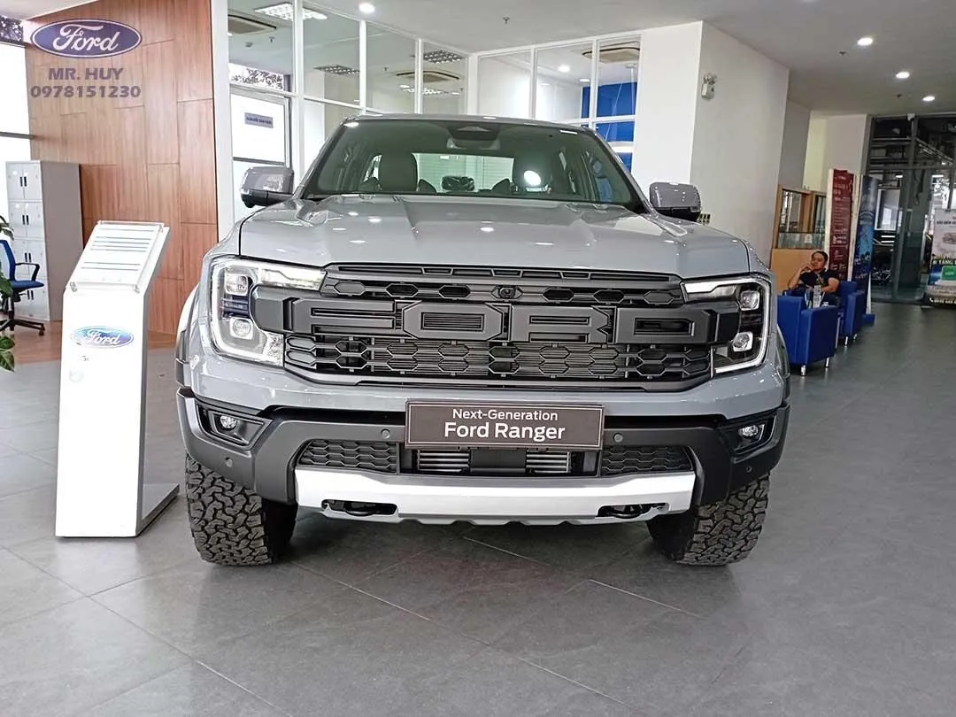 Ford Ranger 2024 ngoại thất mạnh mẽ và cơ bắp