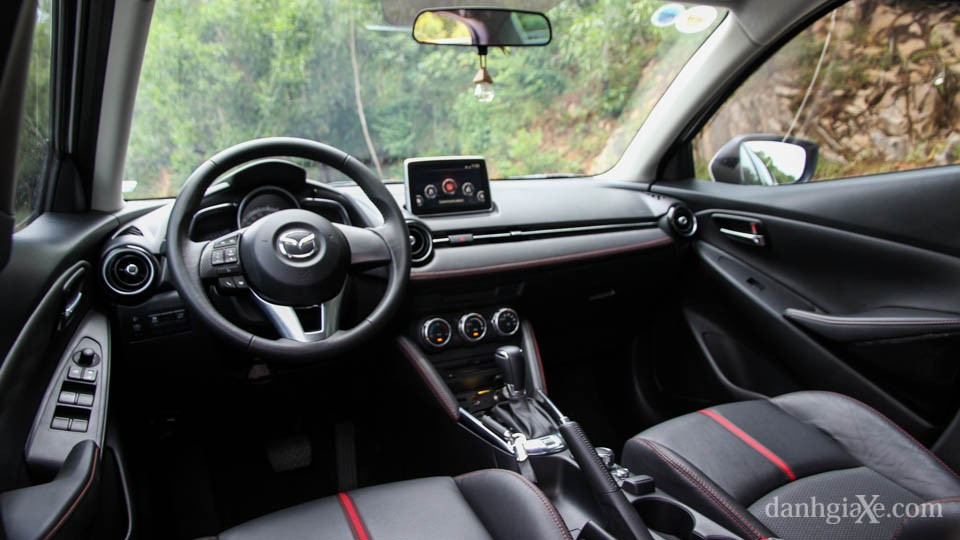 Bảng tablo Mazda 2 2015