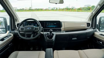 Bảng táp lô Ford Transit 2024