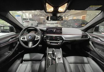 BMW 520i M Sport LCI 2024 sở hữu không gian nội thất đẹp mắt