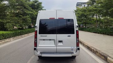 Cụm đèn hậu Ford Transit 2024 hiện đại