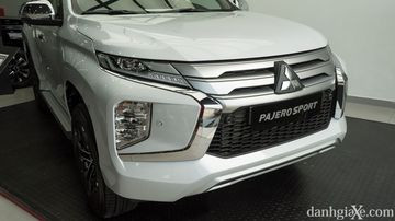 Cụm đèn trước Mitsubishi Pajero Sport 2021