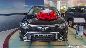 Đầu xe Camry 2018