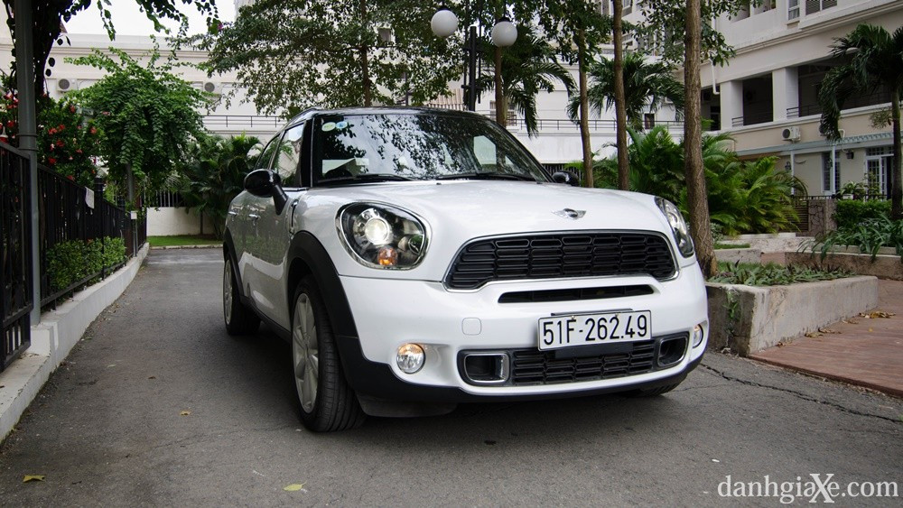 Đầu xe MINI Countryman 2015