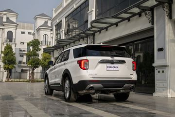 Đèn hậu Ford Explorer 2022