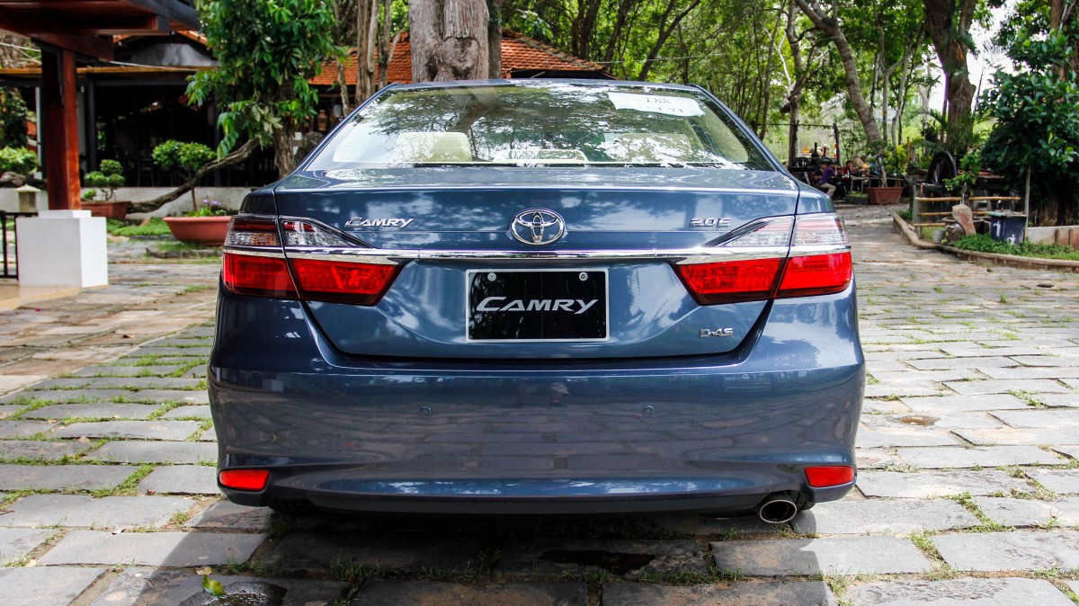 Déu xe Camry 2015