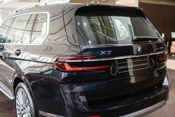 Đuôi xe BMW X7 2023