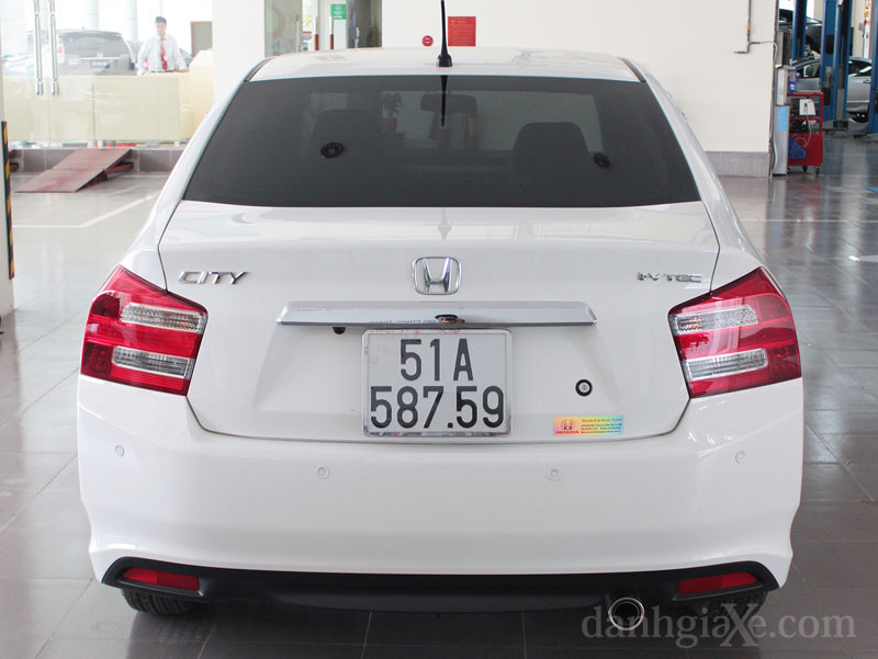 Đuôi xe Honda City 2013