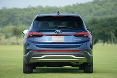 Đuôi xe Hyundai Santa Fe 2022