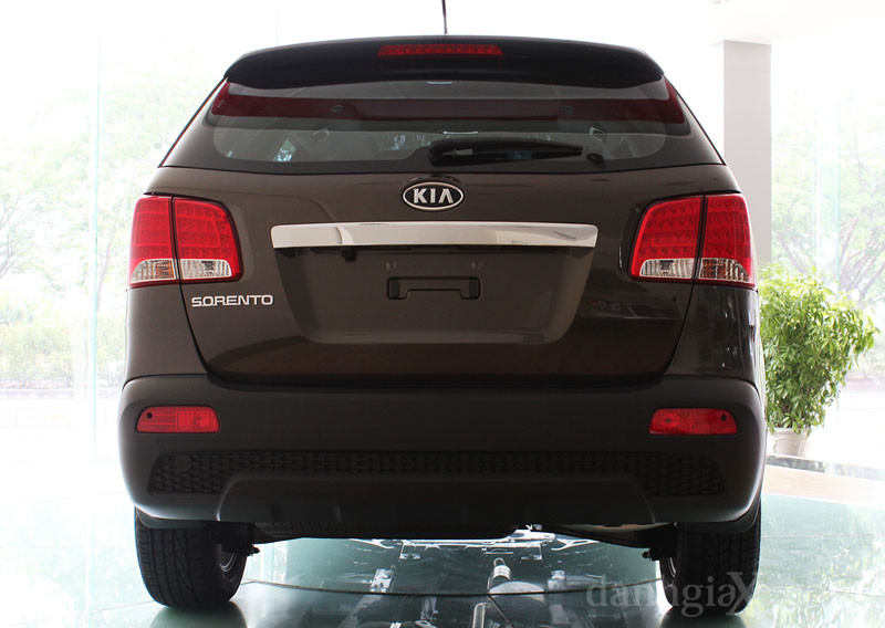 Đuôi xe KIA Sorento 2011