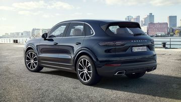 Đuôi xe Porsche Cayenne 2024 được thiết kế lại để nhấn mạnh tính thể thao