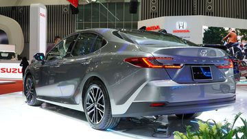 Đuôi xe Toyota Camry 2025