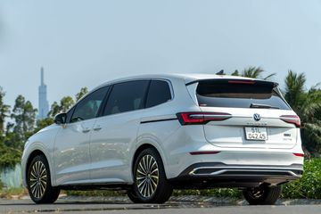 Đuôi xe Volkswagen Viloran 2024