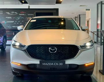 Gương mặt mạnh mẽ của Mazda CX-30 2023