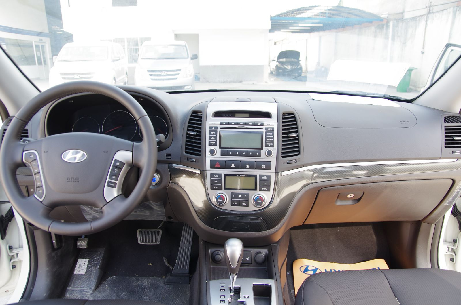 Hyundai Santafe 2012 Interior Overview