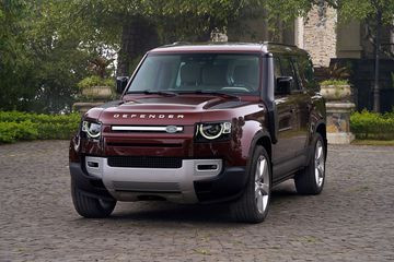 Land Rover Defender 130