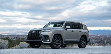 Lexus LX600 F Sport 2024 thiết kế mạnh mẽ