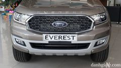 Mặt trước Ford Everest 2021