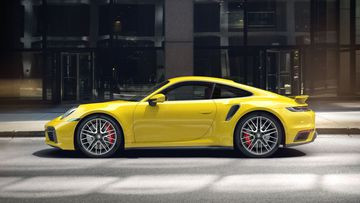 Màu Racing Yellow của Porsche 911 Turbo 2024