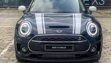 Nắp capo dạng dòm khá lạ mắt của MINI Cooper Clubman 2024