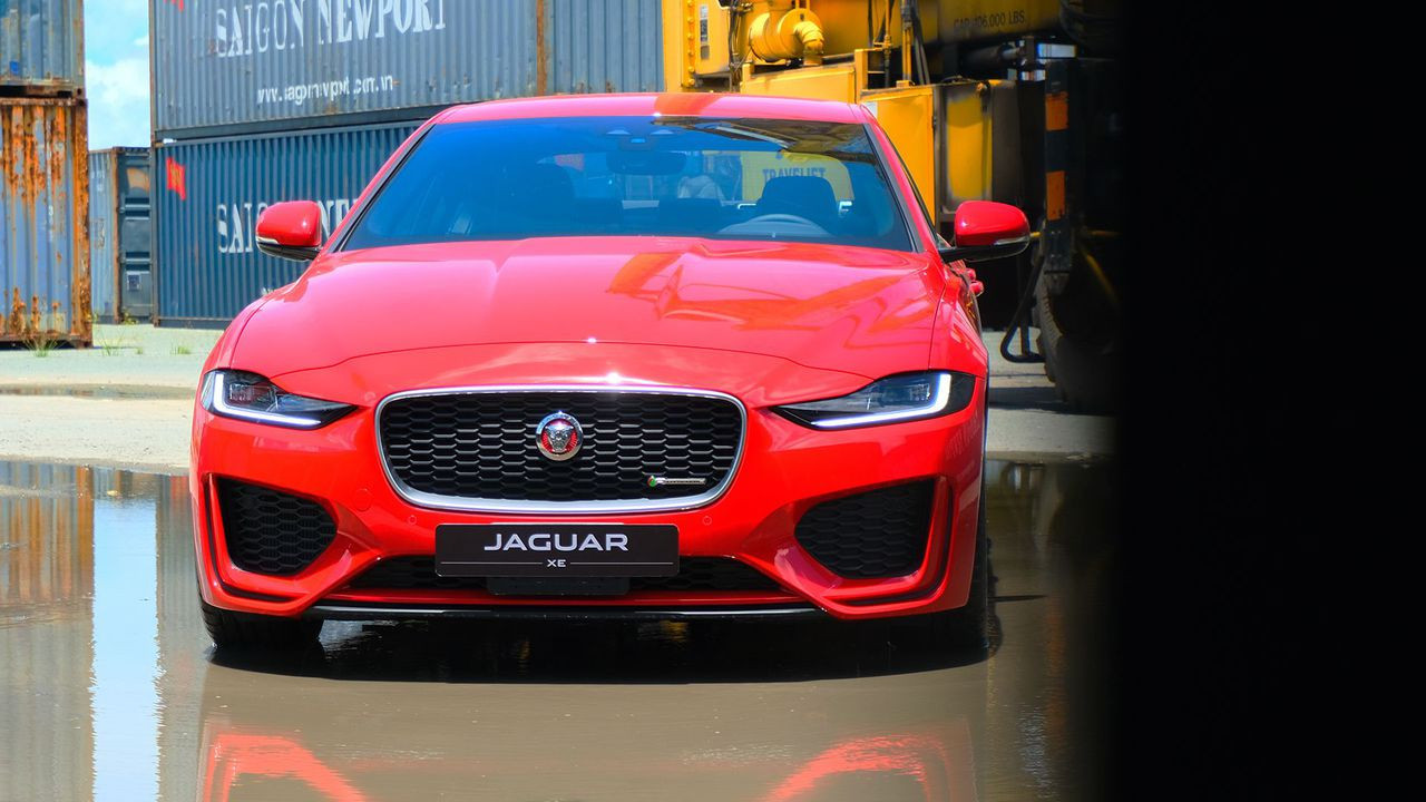 Ngoại thất Jaguar XE 2024