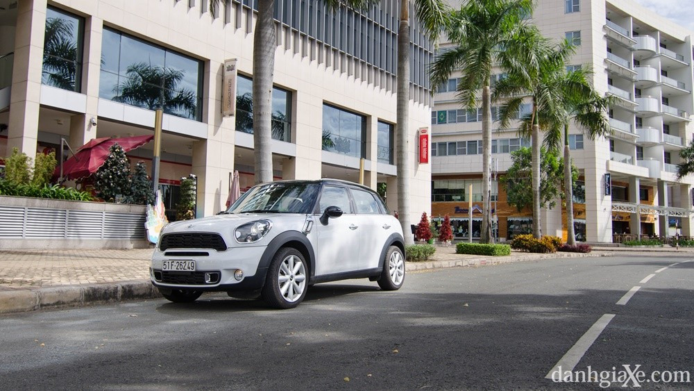 Ngoại thất MINI Countryman 2015