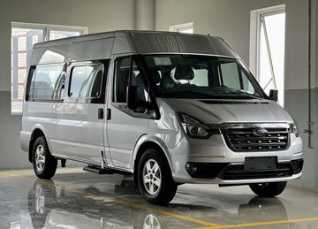 Nhìn chung, với mức giá bán khoảng trên 800 triệu đồng, Ford Transit 2023 thực sự là lựa chọn hoàn hảo trong phân khúc minibus 16 chỗ