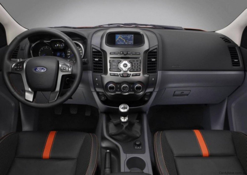Nội thất Ford Ranger 2012