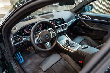 Nội thất hiện đại và tiện nghi của BMW 430i Gran Coupe 2024
