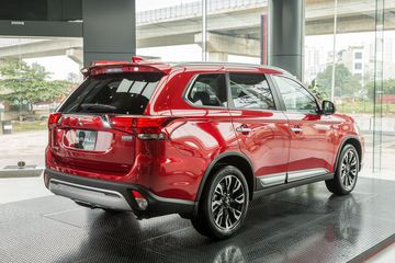 Phần đuôi Mitsubishi Outlander 2021