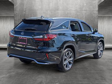 Sắc đen của xe Lexus RX350L