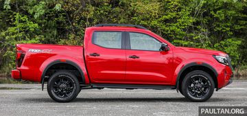 Thân xe Nissan Navara 2022