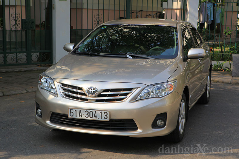 Thiết kế bên ngoài của Toyota Altis 2012