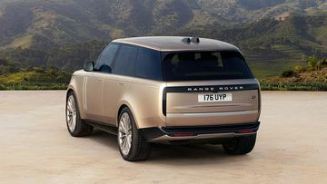 Thiết kế đuôi xe Land Rover Range Rover 2025 theo hướng gọn gàng và hiện đại