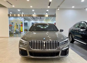 Thiết kế mạnh mẽ của đầu xe BMW 730Li M Sport 2024