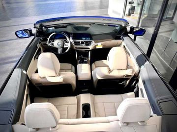 Toàn bộ ghế trên BMW 430i Convertible 2024 đều được bọc da Vernasca cao cấp