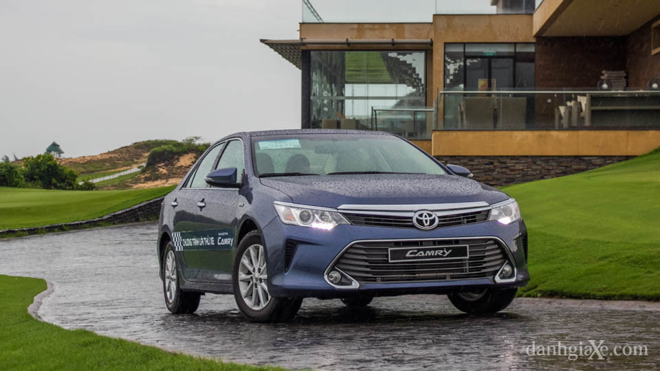 Toyota Camry 2015