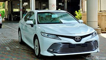 Toyota Camry 2020 - Ngoại thất 1