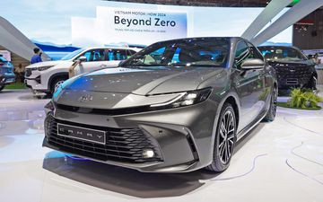 Toyota Camry 2025