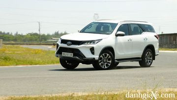 Toyota Fortuner Legender 2.8AT 4X4 2022