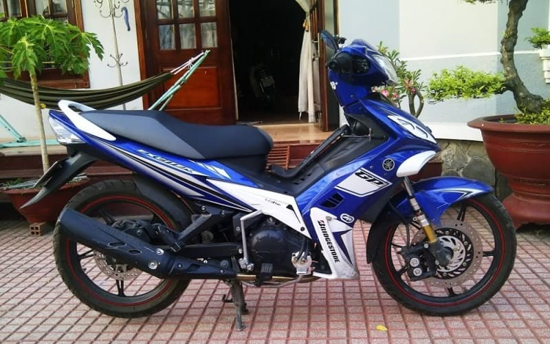 Đầy bình xăng EX 2010 có thể di chuyển được 250km